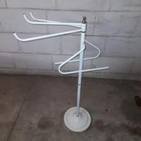 Piantana porta asciugamani in acciaio bianco tre b