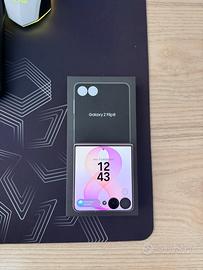 Samsung Galaxy ZFlip 8 da 256gb ITALIA