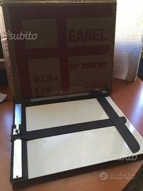 Squadra bordatrice easel for enlarger