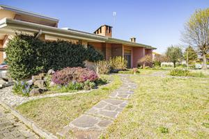 ESCLUSIVA VILLA INDIPENDENTE