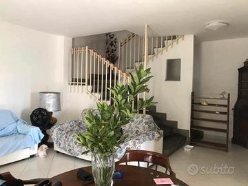 Terracina villa su 3 paino con giardino e post aut