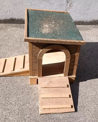 Casetta per conigli da esterno in legno