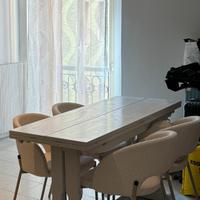 Tavolo di legno bianco