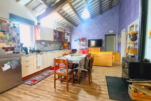 Rustico / Casale di 395 m² con 5 locali a Pesaro