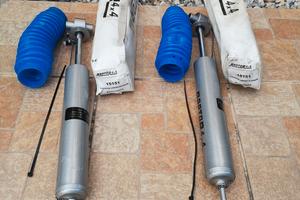 ammortizzatori anteriori toyota lj/kzj