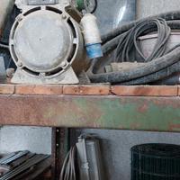 Vibratore per cemento