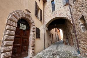 5 LOCALI A NOCERA UMBRA