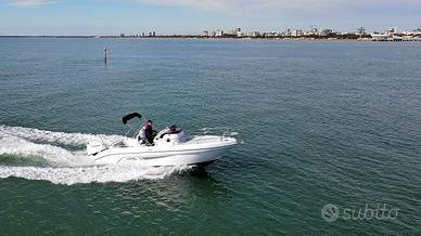 barca Ranieri h22sd con honda marine bf150d white