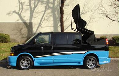 Chevrolet Express 5.3 V8 Cabriolet 7 posti - 320CV