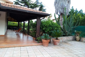 Villa tra mare e città