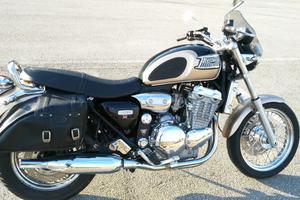 Moto classica Thunderbird 900