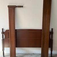 Struttura letto matrimoniale in legno