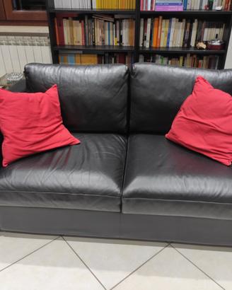 Divano in pelle nera
