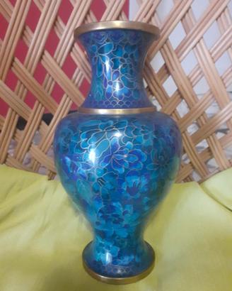 Pregiato vaso cloisonne'