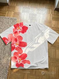 T-shirt homme blanc à motif floral rouge – Style