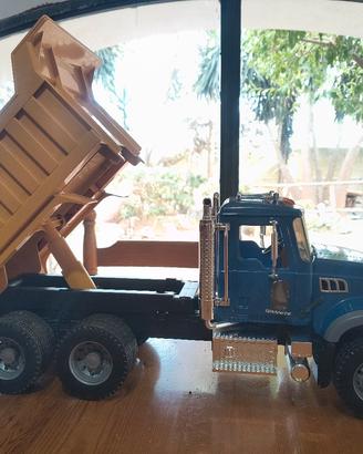 Camion Mack bruder