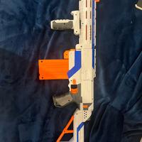 Nerf accustrike e retaliator