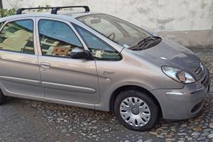 Citroen Xsara Picasso con gancio traino omologato