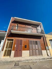 Casa indipendente in centro: I e/o II piano
