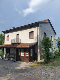 Casa campagna con stalla e terreno adiacente