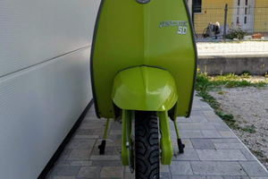 Lambretta J50 Deluxe completamente restaurata