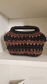 Clutch artigianale all’uncinetto – fatta a mano