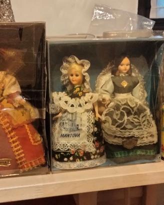 Bamboline regionali in abiti tipici italiani