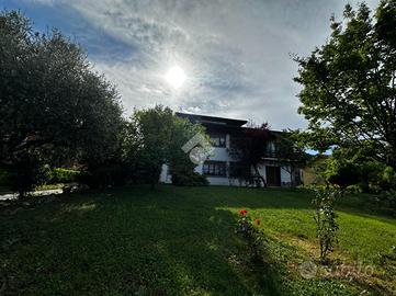 4 LOCALI A ALBANO SANT'ALESSANDRO