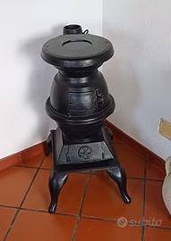 Vecchia stufa in ghisa