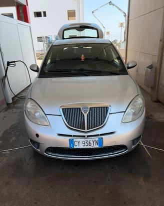 lancia ypslon 1.3 multijet 75 cv