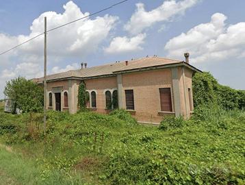 Casa indipendente di 152 m² con più di 5 locali a 