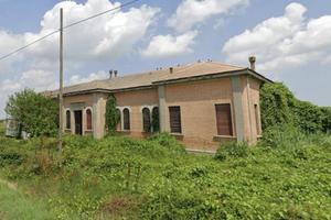 Casa indipendente di 152 m² con più di 5 locali a 