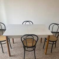 Tavolo e 4 sedue