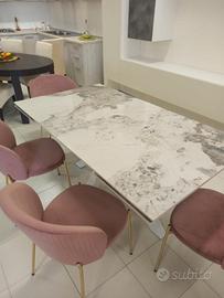 Tavolo Sky effetto marmo in esposizione 