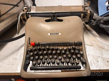 2 Macchina da scrivere olivetti