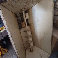 forata , diraspatrice e tino da 500 lt .Vendemmia