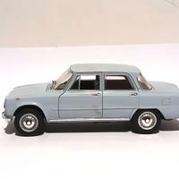 Modello 1:24 Alfa Romeo Giulia tii