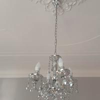 Lampadario con gocce di cristallo