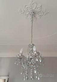 Lampadario con gocce di cristallo