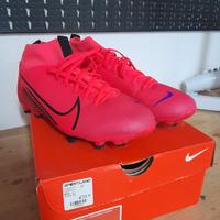 scarpe da calcio e parastinchi 