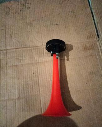 Tromba acustica con funzionamento ad aria compress