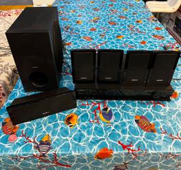 Home theatre 5.1 Sony dav-tz230  			