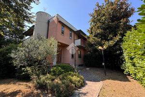 PORZIONE DI BIFAMILIARE A OSIO SOTTO