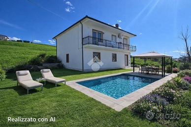 CASA INDIPENDENTE A LUZZI