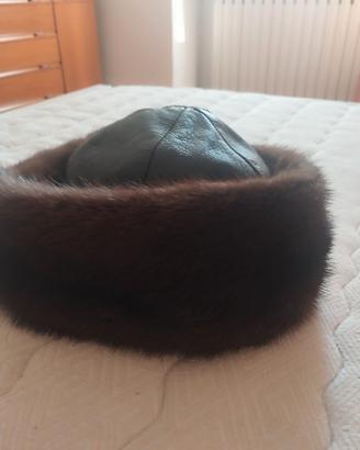 Cappello con bordo in visone