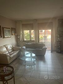 Ampio Appartamento con Garage a Capua