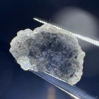 Diamante grezzo naturale grigio. 3,65 carati