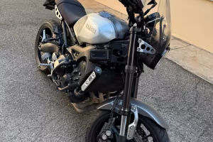 YAMAHA XSR 900
