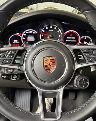 Porsche cayenne  in perfetto stato