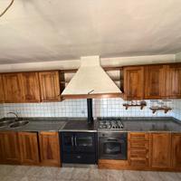 Cucina in noce massiccio